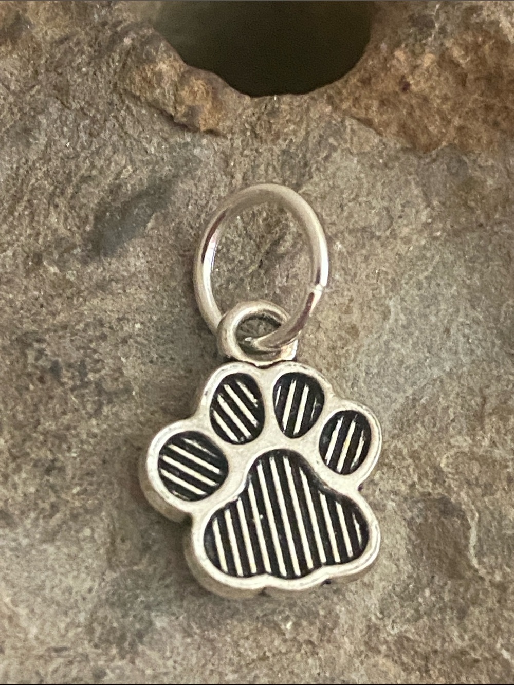 5/$10❤️❤️❤️NEW Silver Tone Zinc ALLOY PAW CHARM PENDANT